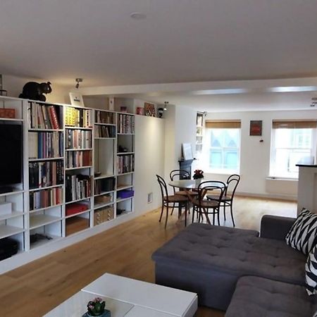 Spacious 2 Bedroom Apartment In The Heart Of Soho. Лондон Екстер'єр фото
