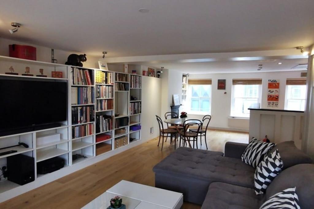 Spacious 2 Bedroom Apartment In The Heart Of Soho. Лондон Екстер'єр фото